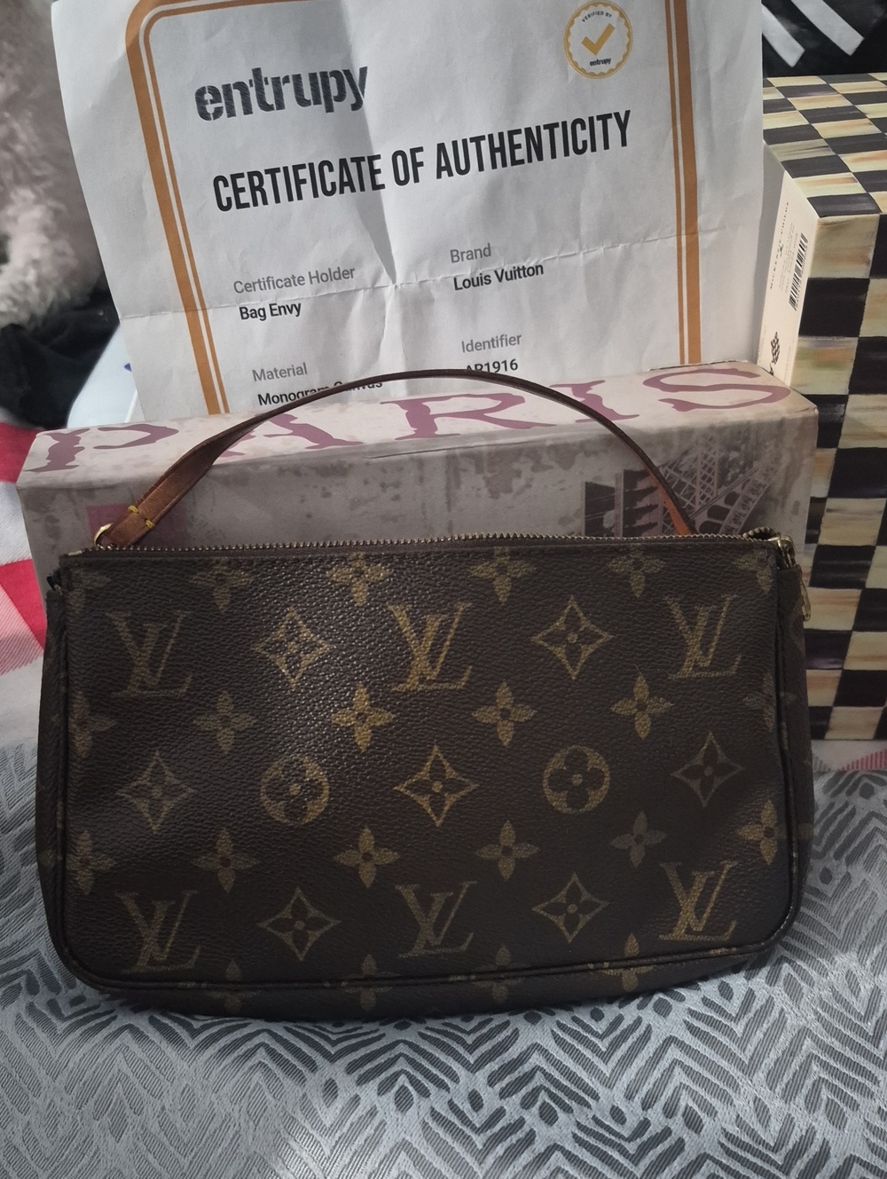 Authentic Louis Vuitton Bag 8'. Great Condition.